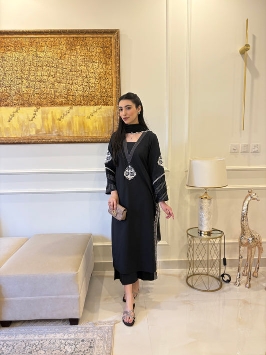 HOORE' BLACK 3-PIECE OUTFIT